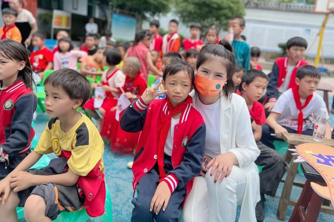第222所 贵州省兴义市万峰林街道办事处瓮本华体会(中国)吴德成小学 第222所 贵州省兴义市万峰林街道办事处瓮本华体会(中国)吴德成小学